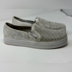 Skecher Street Womens White Silver Loafers Bead Detail Size US 10